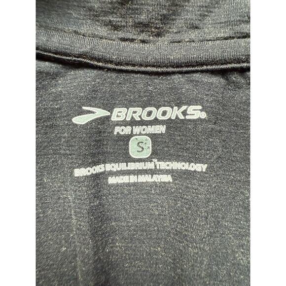 Brooks Women's 1/4 Zip Running pullover, Black, Long Sleeve, Women's size Small - Picture 4 of 6